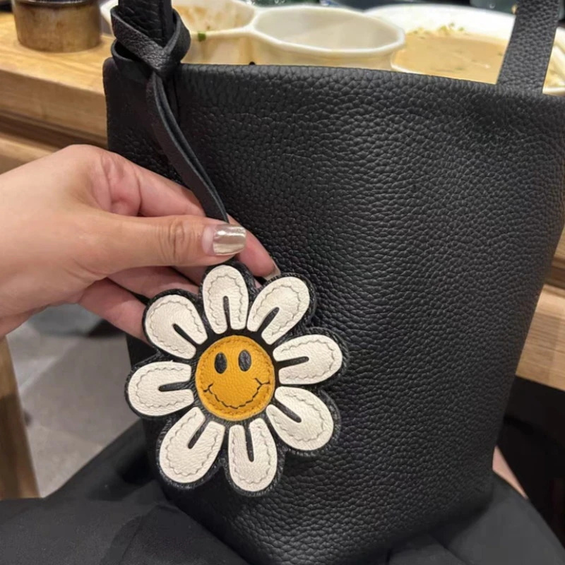 1pc Sunflower joyful Face Flow - Phone Accessories Hanger 评论和价格